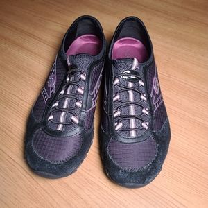 Skechers slip on sneaker black and purple 9.5